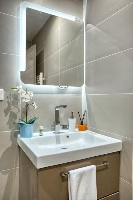 Amazing Apart New Bastille 3 Bedrooms 2 Bathrooms Παρίσι Εξωτερικό φωτογραφία